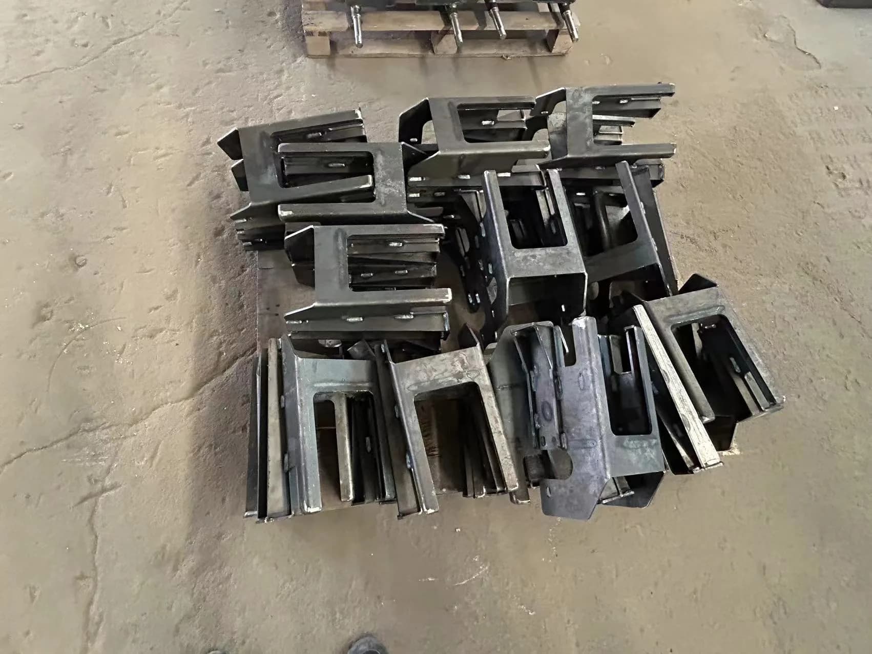 STWS0122 3 Nokta Traktör Bağlantılı Odun Kırma Makinesi